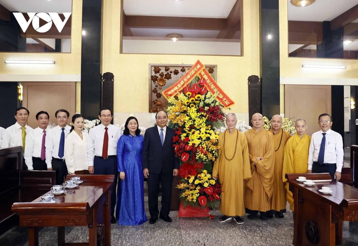 Chủ tịch nước Nguyễn Xuân Phúc chúc mừng Đại lễ Phật đản tại TP.HCM - 6