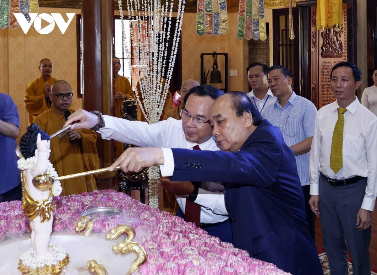 Chủ tịch nước Nguyễn Xuân Phúc chúc mừng Đại lễ Phật đản tại TP.HCM - 8