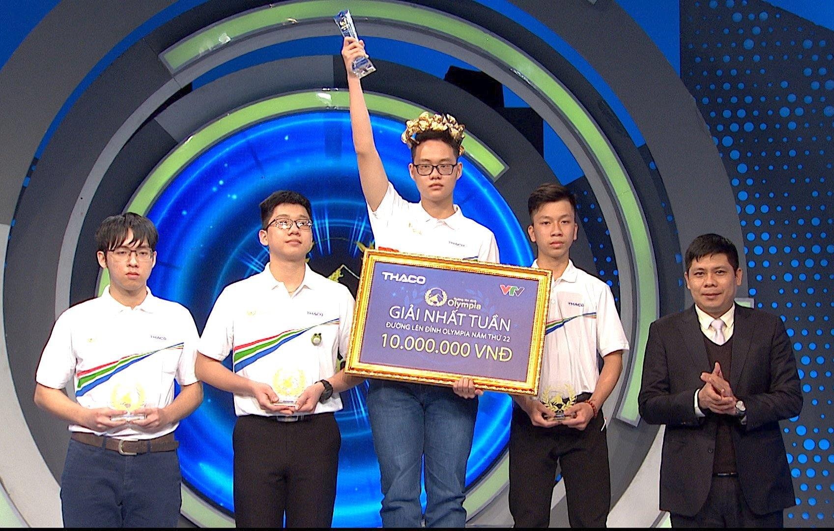 Thi đấu xuất thần, 2 nam sinh cùng giành vé vào chơi vòng thi tháng Olympia - 2