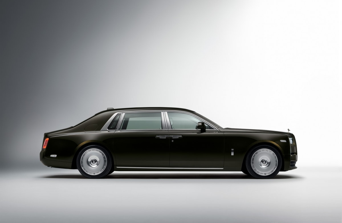 Ở phiên bản nâng cấp này, Rolls-Royce Phantom Series II sẽ khác biệt đôi chút so với Series I trước đây thông qua một vài chi tiết ngoại thất.