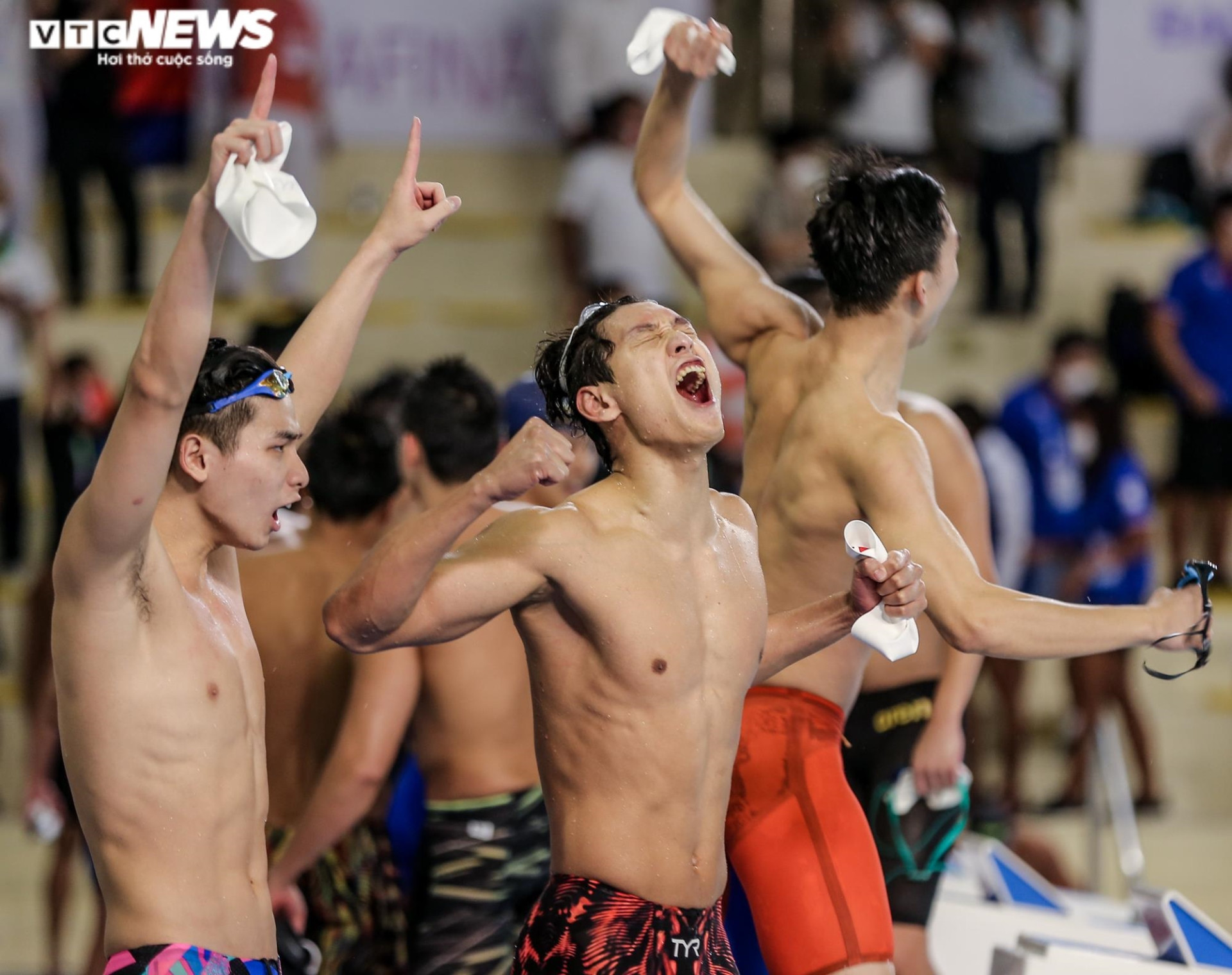 Bơi Việt Nam giành HCV lịch sử, đánh bại Singapore cực mạnh của Joseph Schooling - 7