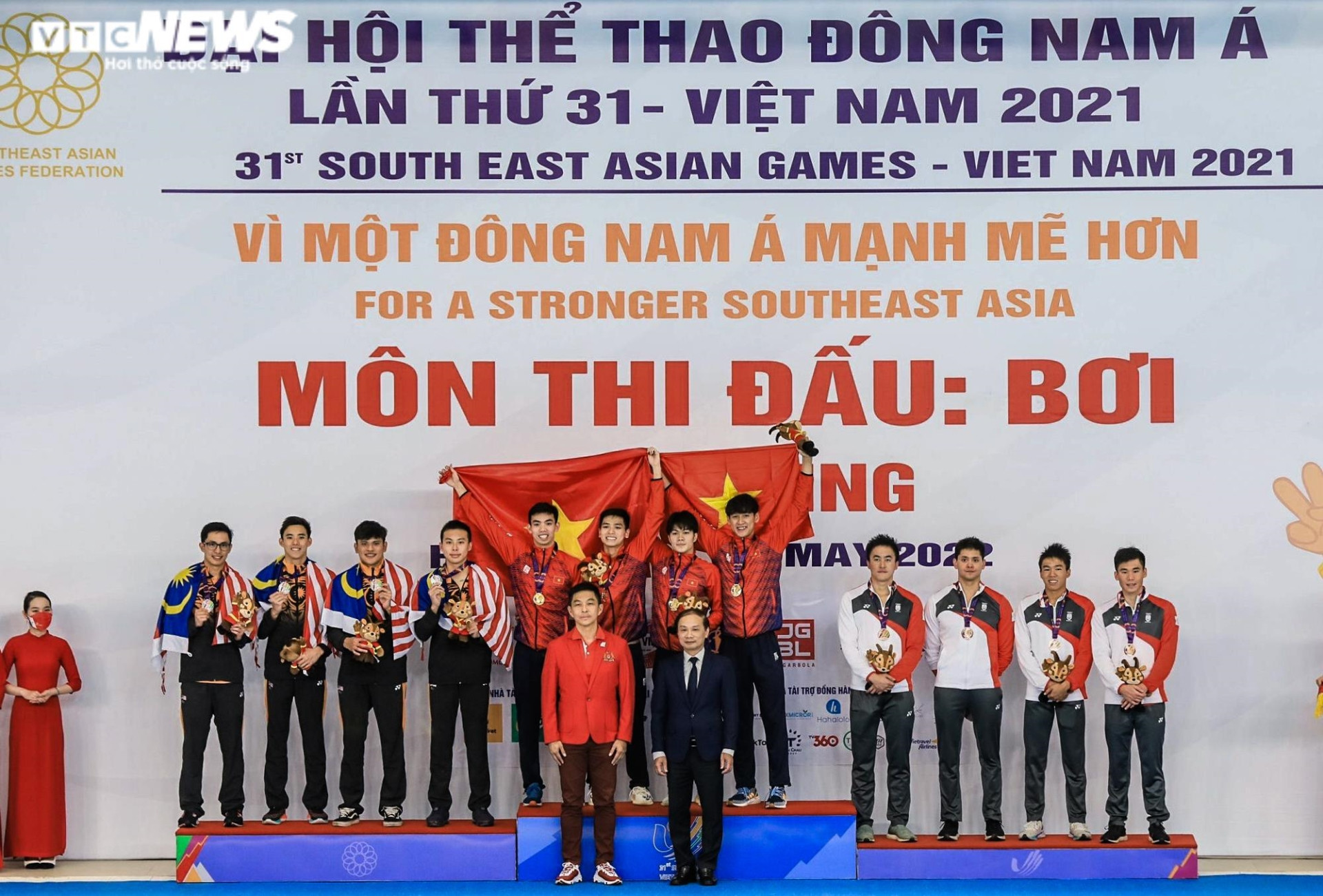 Bơi Việt Nam giành HCV lịch sử, đánh bại Singapore cực mạnh của Joseph Schooling - 11