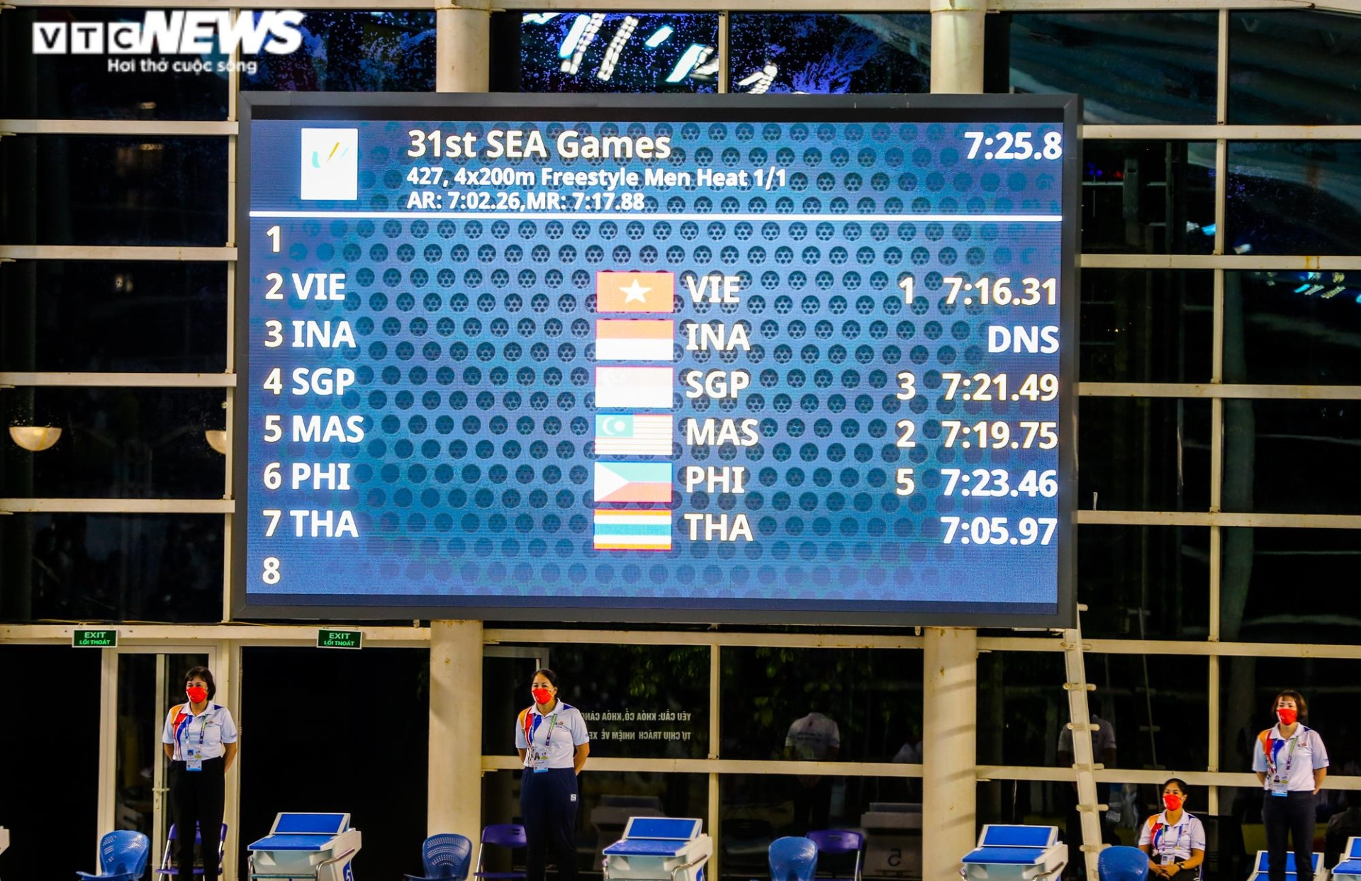 Bơi Việt Nam giành HCV lịch sử, đánh bại Singapore cực mạnh của Joseph Schooling - 9