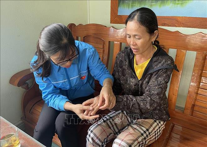 Hơn 70 người tìm kiếm 2 người phụ nữ đi bắt ốc lạc trong rừng sâu ở Ninh Bình - 2