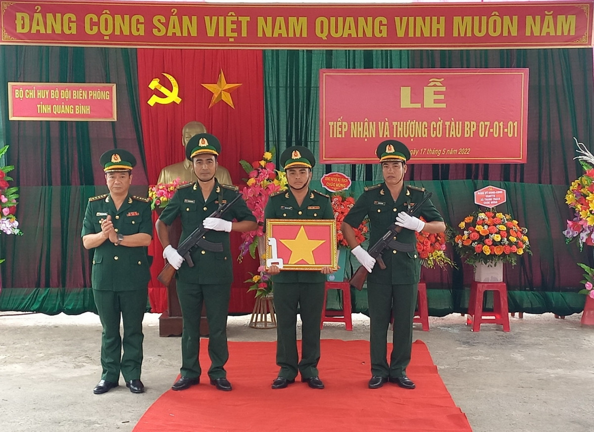 Bộ Chỉ huy Bộ đội Biên phòng Quảng Bình tổ chức tiếp nhận và lễ thượng cờ tàu tuần tra cao tốc thế hệ mới.