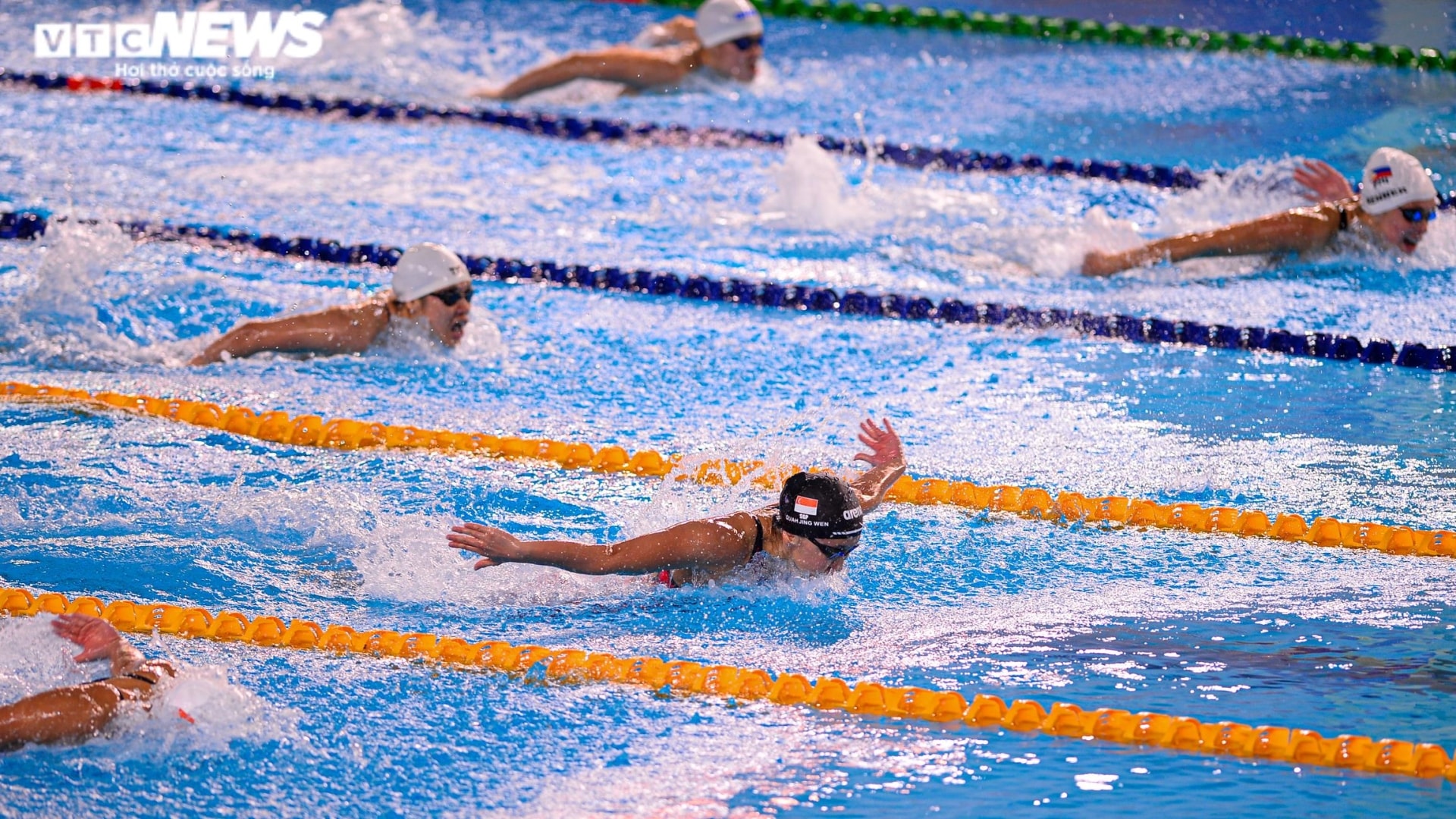 Kình ngư Huy Hoàng giành nhiều HCV nhất cho thể thao Việt Nam tại SEA Games 31 - 10