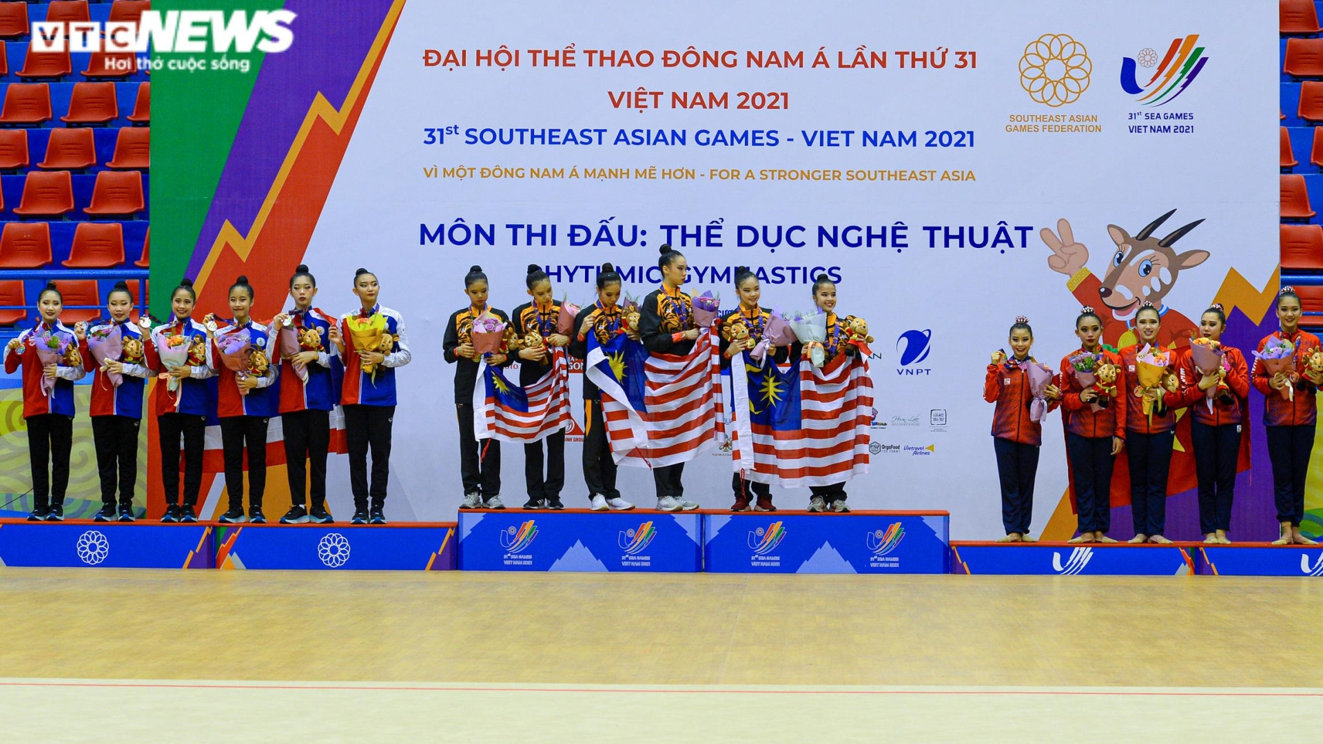 Ngắm 'bóng hồng' thể dục nghệ thuật Việt Nam tranh tài tại SEA Games 31 - 14
