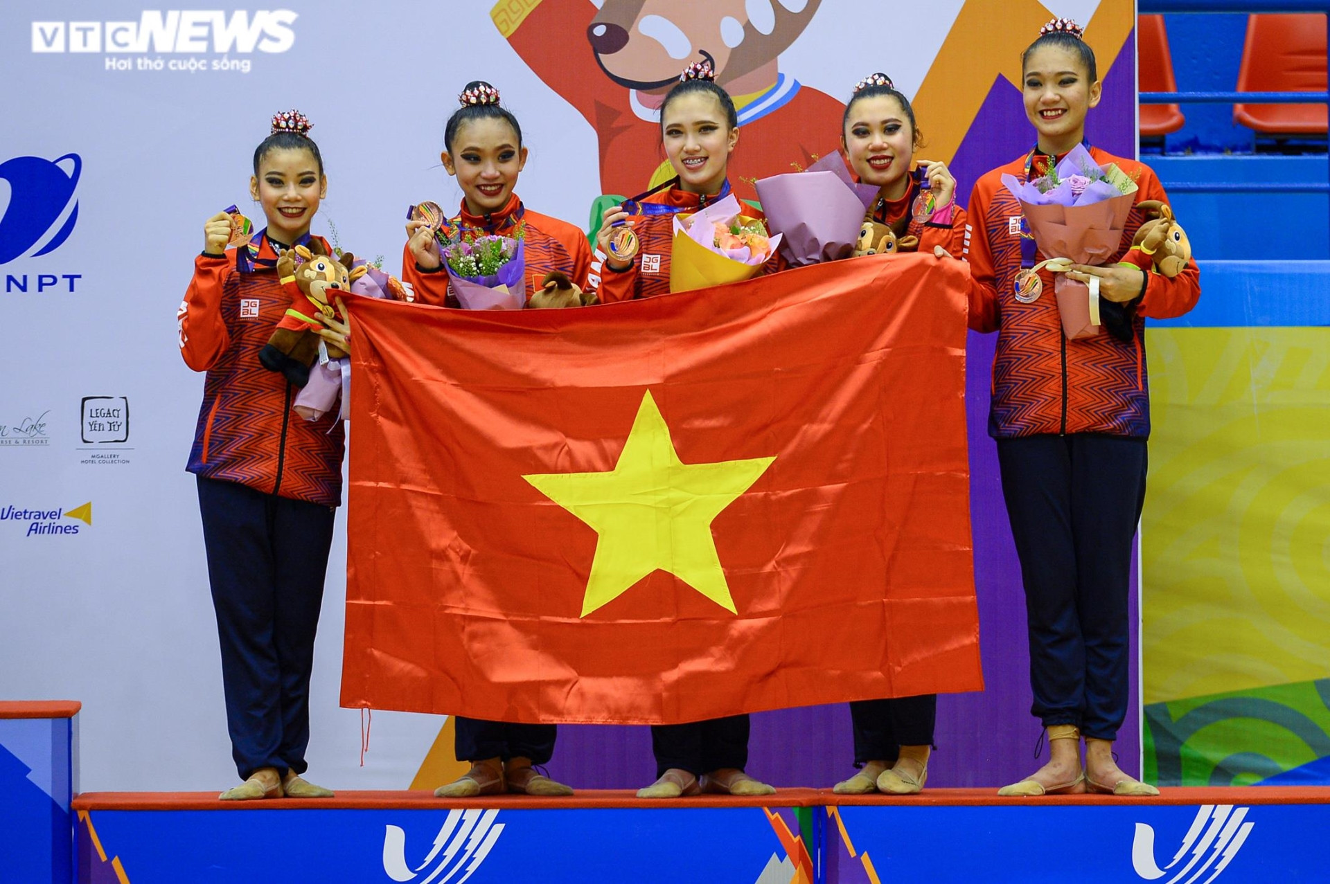 Ngắm 'bóng hồng' thể dục nghệ thuật Việt Nam tranh tài tại SEA Games 31 - 16