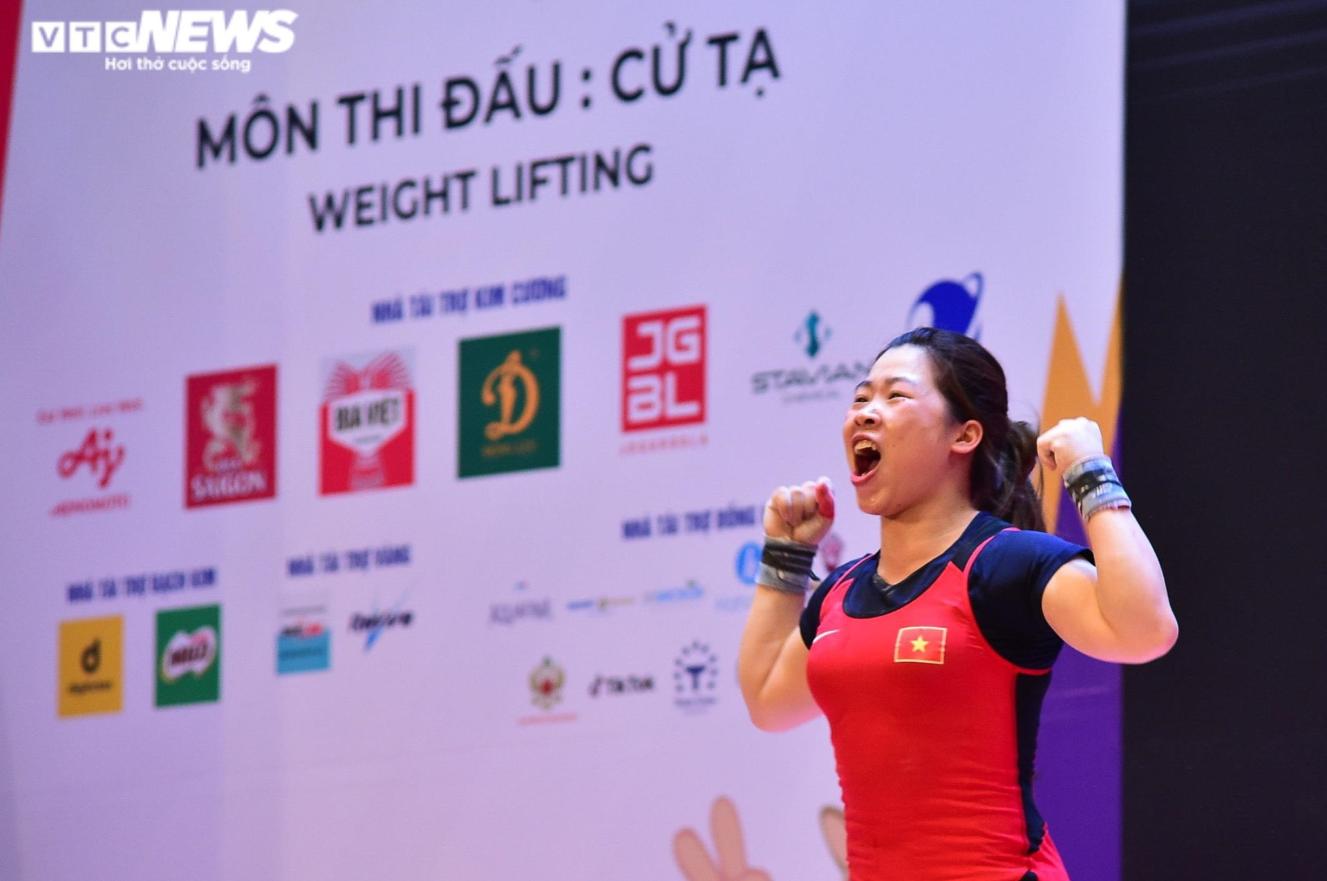 Đô cử Hoàng Thị Duyên vô đối nội dung 59kg, phá kỷ lục SEA Games - 3