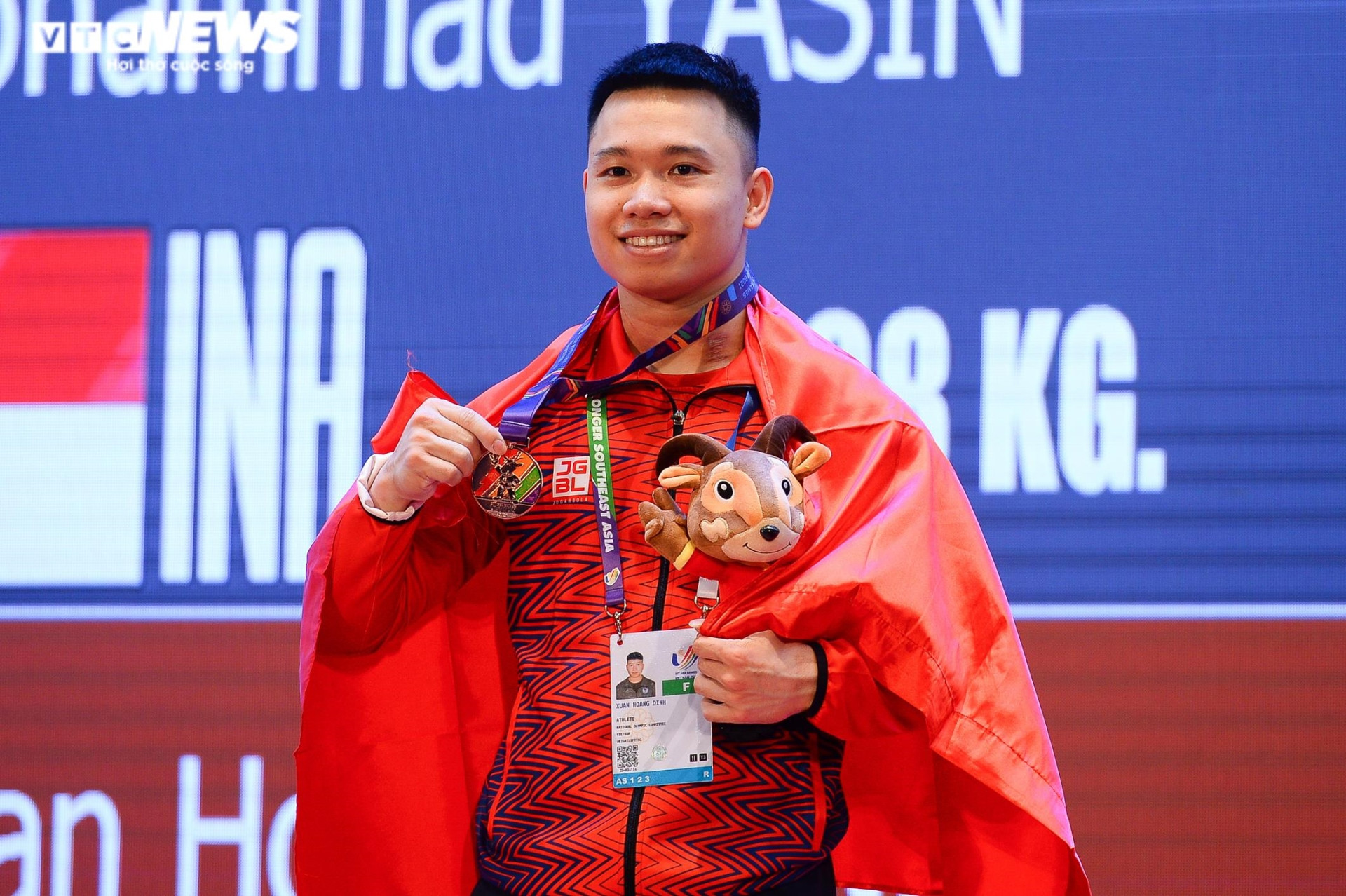 Đô cử Hoàng Thị Duyên vô đối nội dung 59kg, phá kỷ lục SEA Games - 13
