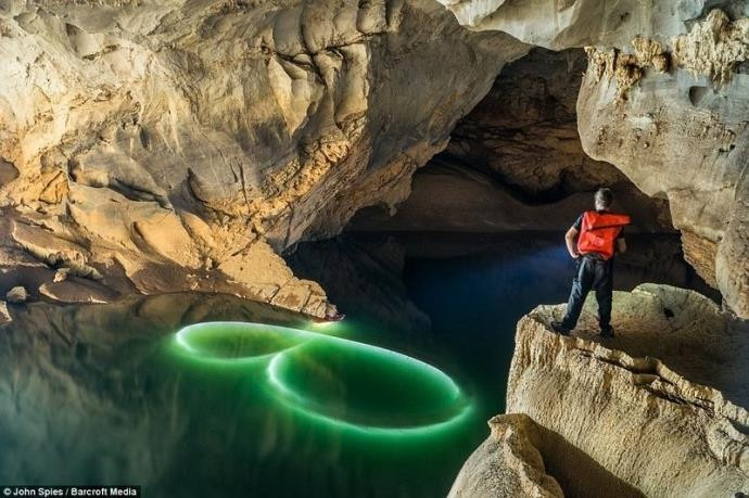 Khung cảnh huyền ảo bên trong hang động sông lớn nhất thế giới nằm sát Việt Nam - 8