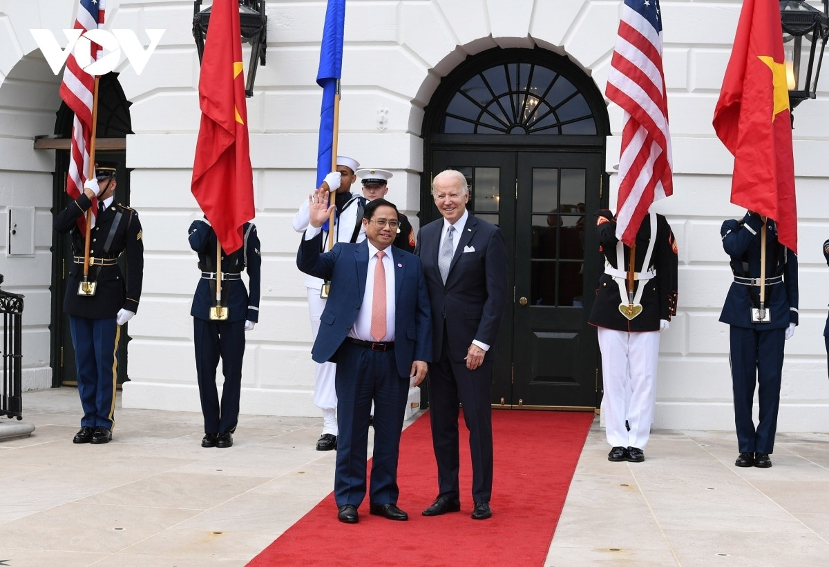 Thủ tướng Phạm Minh Chính chụp ảnh chung trước khi dự chiêu đãi của Tổng thống Hoa Kỳ Joe Biden.