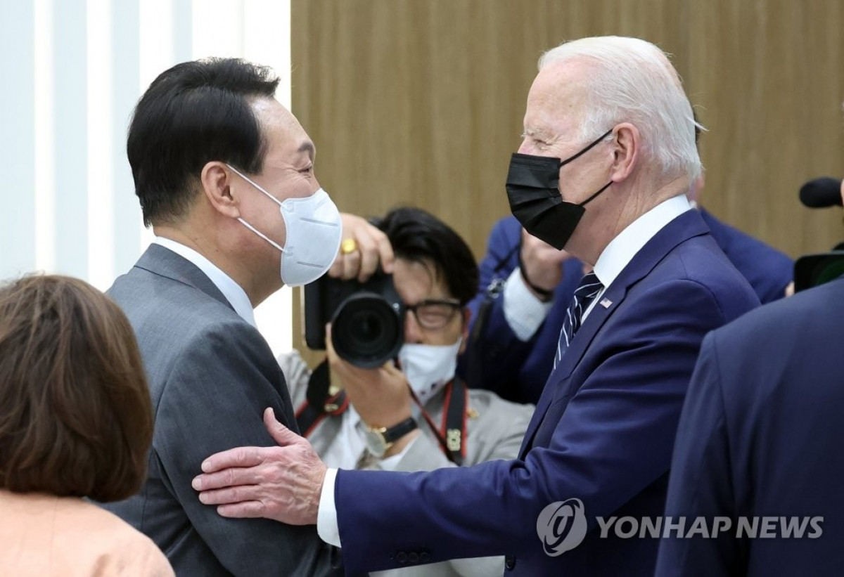 Tổng thống Hàn Quốc Yoon Suk-yeol và Tổng thống Mỹ Joe Biden. Ảnh: Yonhap
