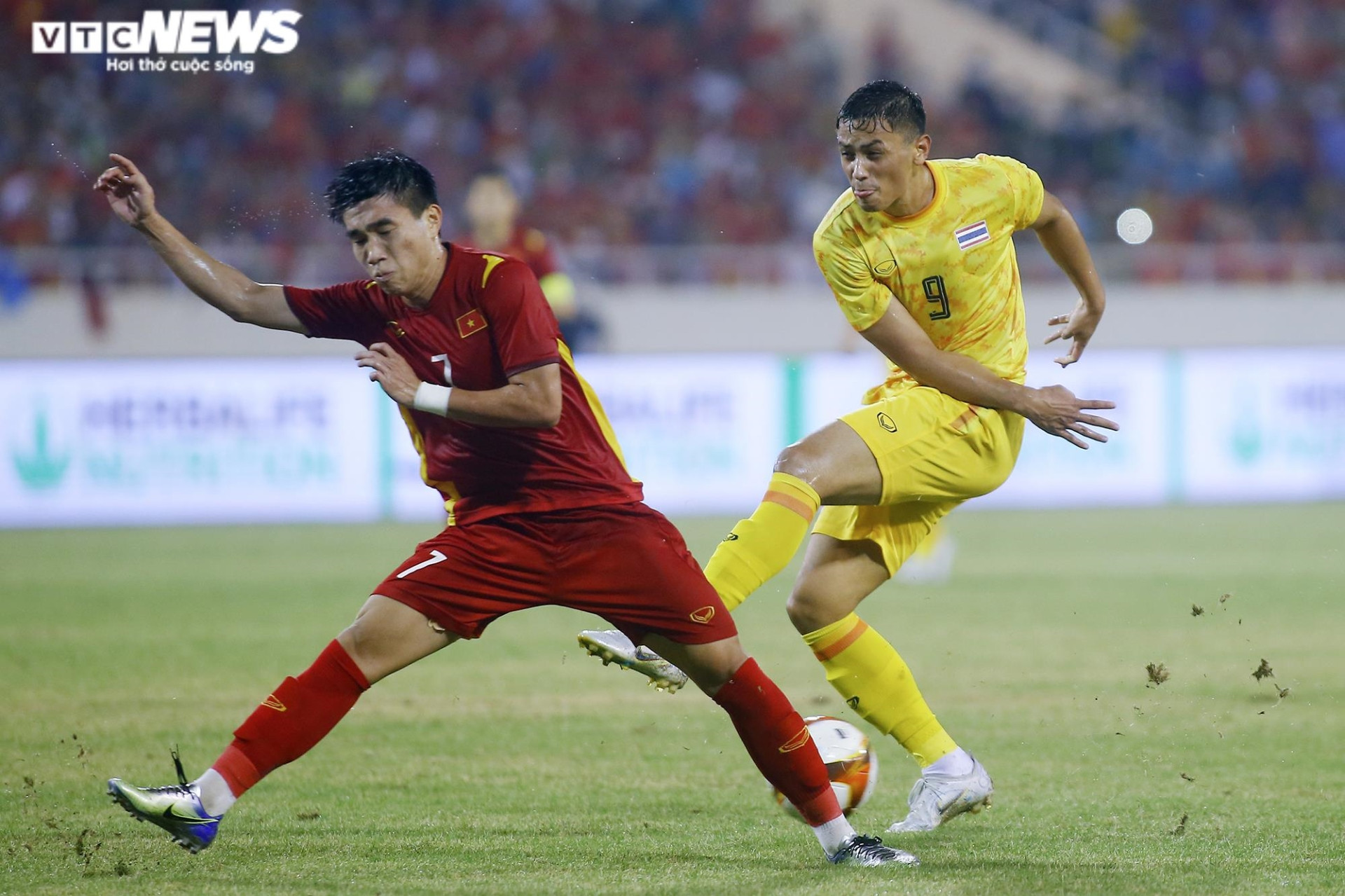 HLV Park Hang Seo lặng người phút chia tay U23 Việt Nam sau kỳ tích SEA Games - 5