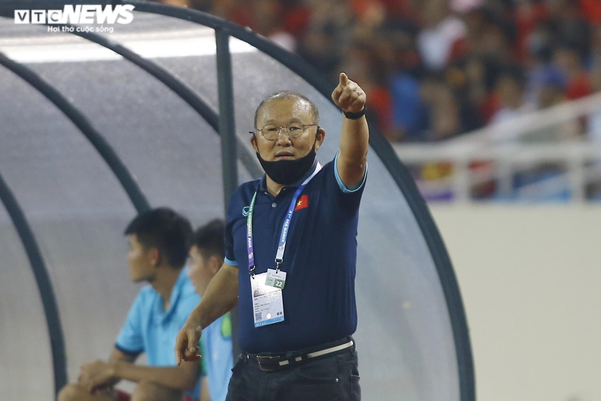 HLV Park Hang Seo lặng người phút chia tay U23 Việt Nam sau kỳ tích SEA Games - 9