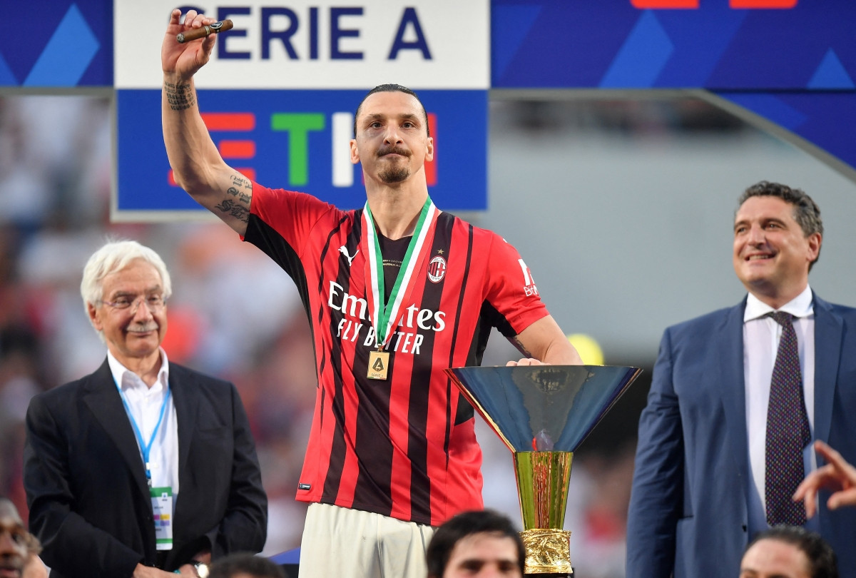 AC Milan vô địch Serie A 2021/2022 một cách thuyết phục với 86 điểm. Ibrahimovic có thêm danh hiệu khi sắp bước sang tuổi 41. 