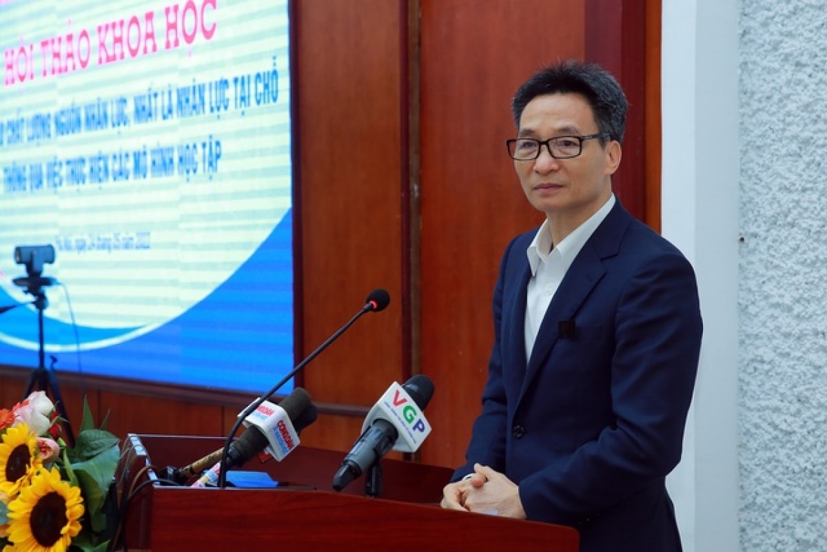 Phó Thủ tướng Vũ Đức Đam: Cần chú trọng hơn nữa các giải pháp xây dựng xã hội học tập ở bên ngoài nhà trường. (Ảnh: Đình Nam/VGP)
