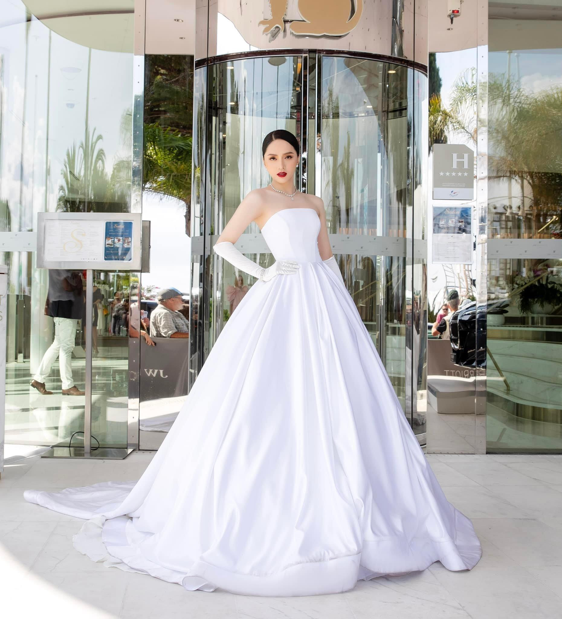 Lần đầu xuất hiện tại LHP Cannes, Hương Giang lộng lẫy như cô dâu - 1