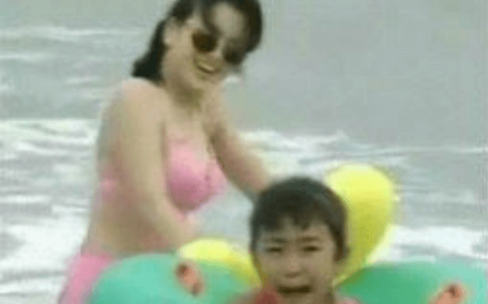 Dân mạng 'sốt xình xịch' xem lại ảnh bikini của Song Hye Kyo hồi 17 tuổi - 3