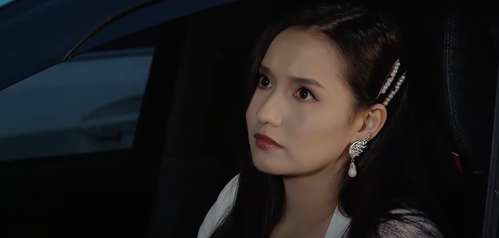 'Chồng cũ, vợ cũ, người yêu cũ' tập 11: Giang 'nóng mắt' khi Việt ôm vợ cũ - 3