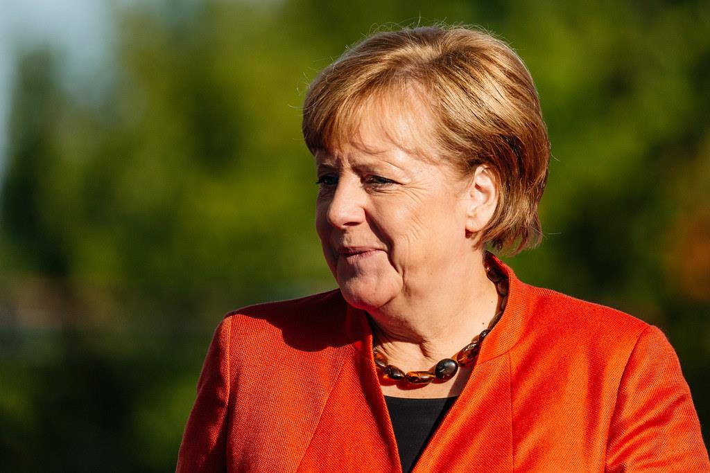 Bà Merkel lên tiếng về xung đột Ukraine - 1