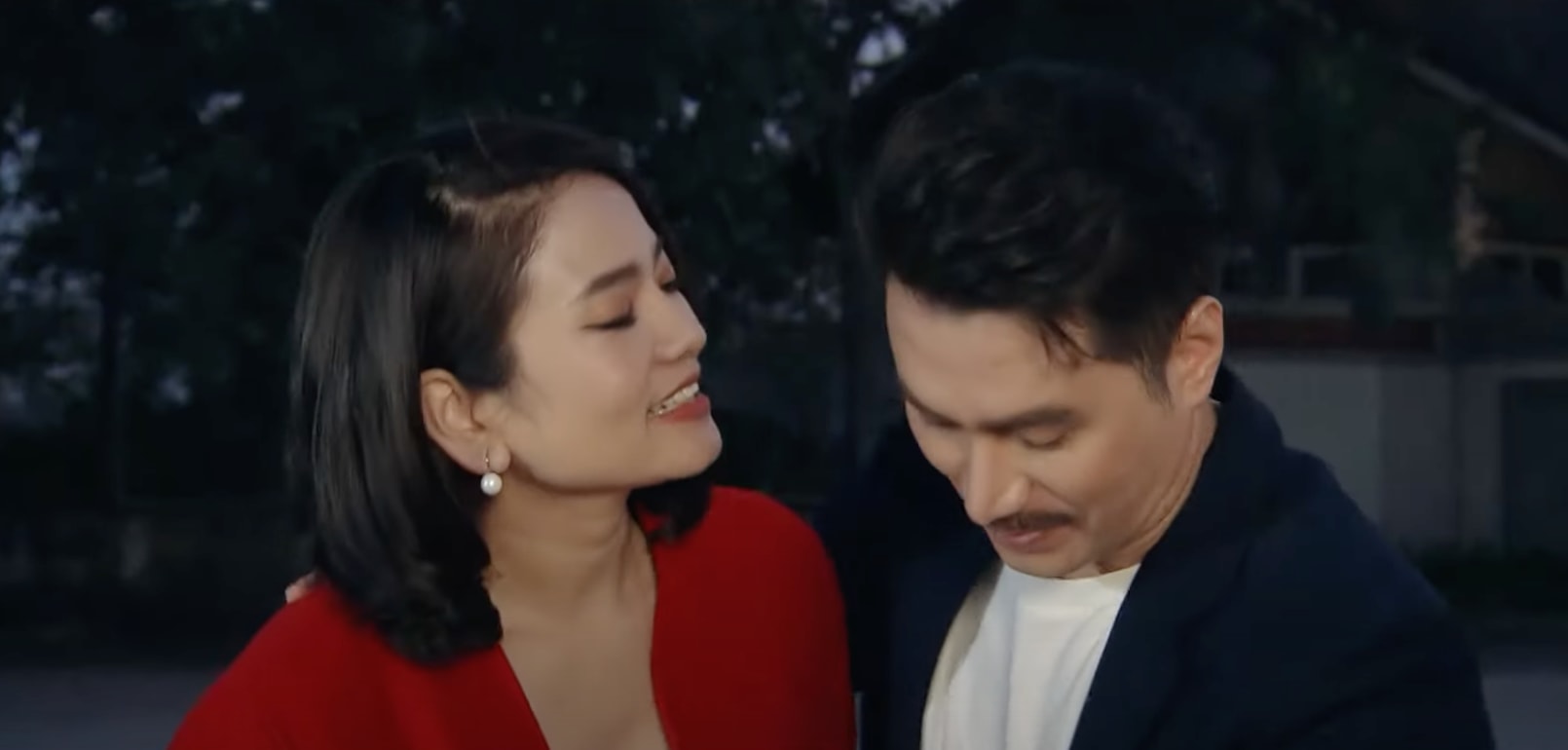 'Chồng cũ, vợ cũ, người yêu cũ' tập 11: Giang 'nóng mắt' khi Việt ôm vợ cũ - 1
