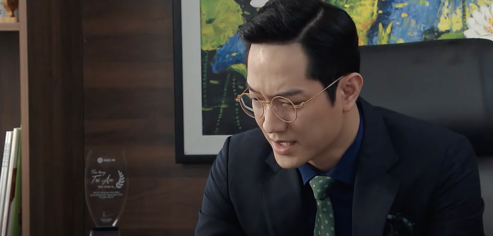 'Chồng cũ, vợ cũ, người yêu cũ' tập 11: Giang 'nóng mắt' khi Việt ôm vợ cũ - 6