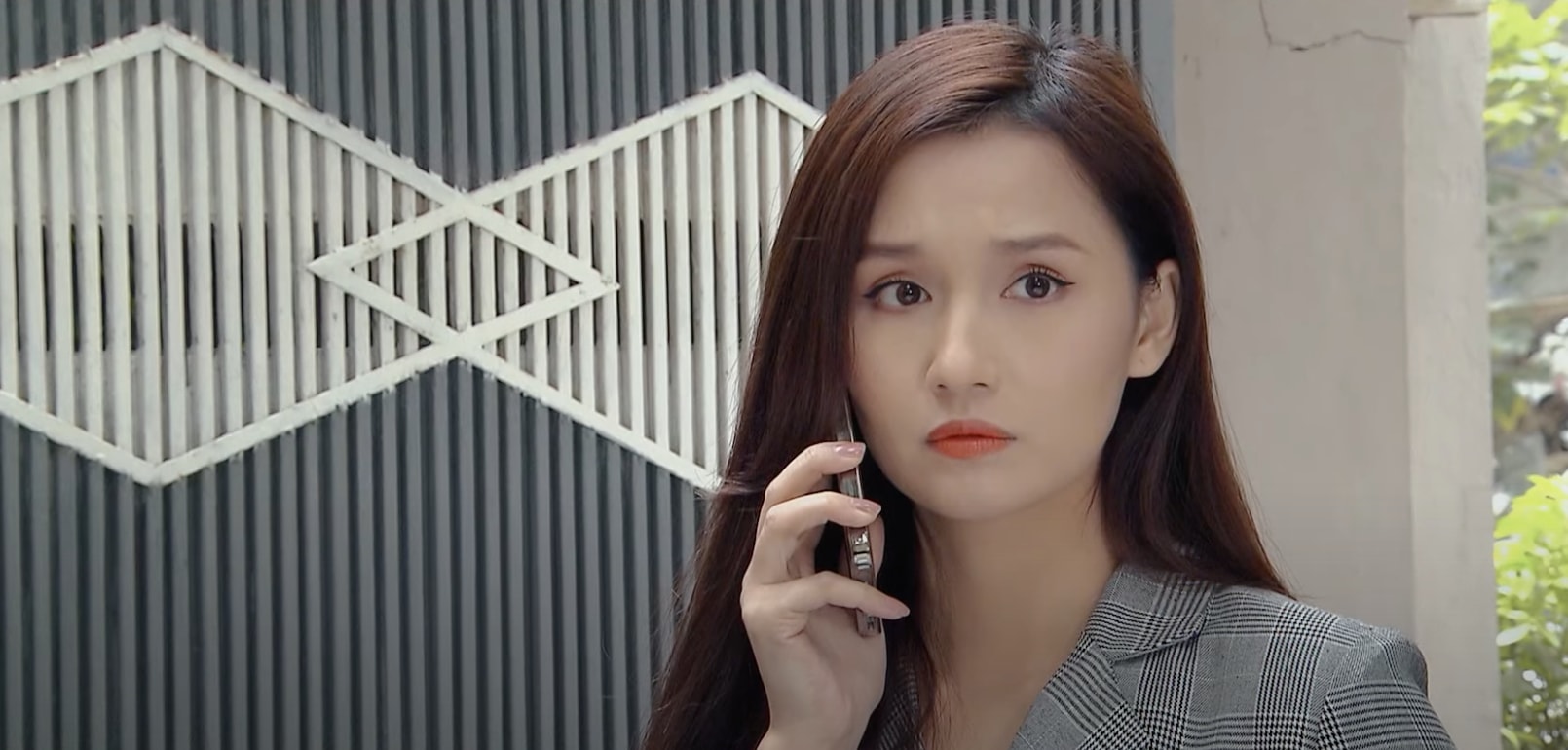 'Chồng cũ, vợ cũ, người yêu cũ' tập 11: Giang 'nóng mắt' khi Việt ôm vợ cũ - 7