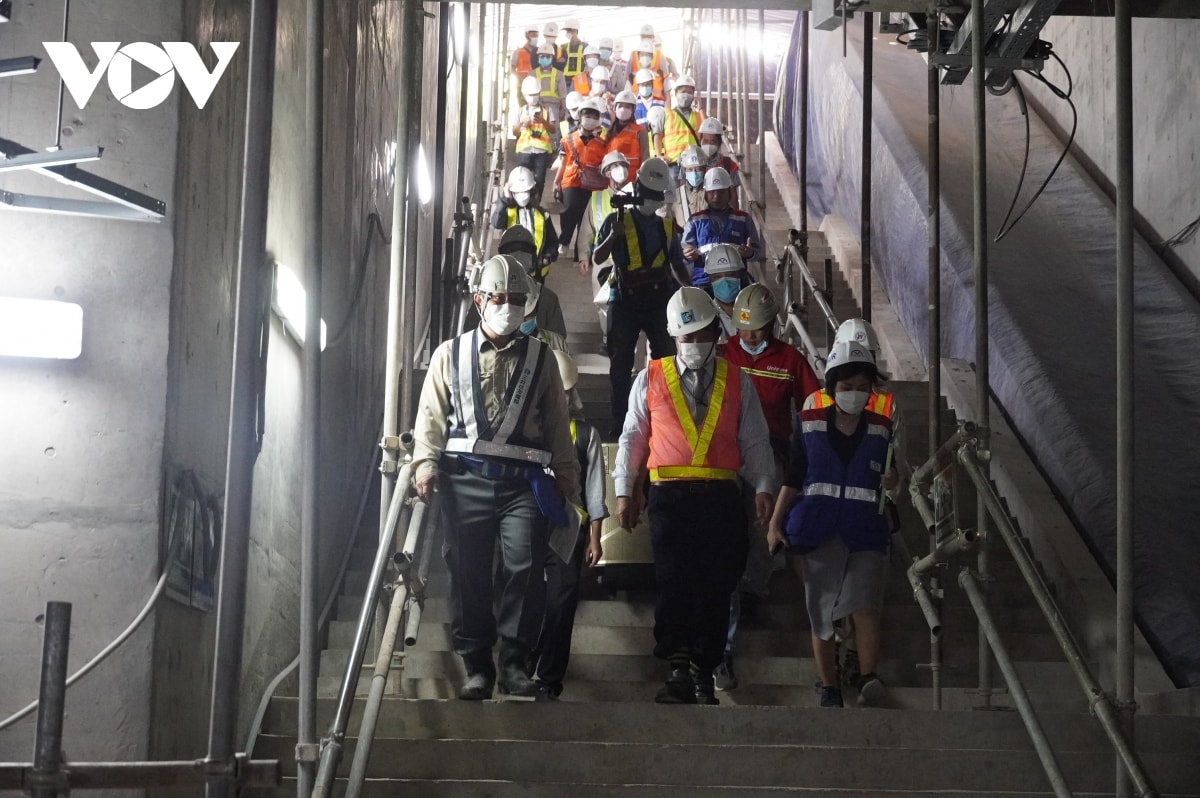 hinh anh ben trong nha ga ngam ben thanh cua tuyen metro so 1 hinh anh 1