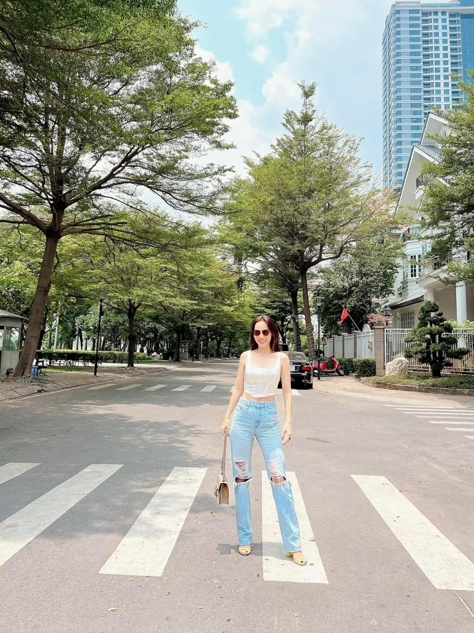 Bà xã nóng bỏng là cựu người mẫu của ca sĩ Hoàng Bách  - 11