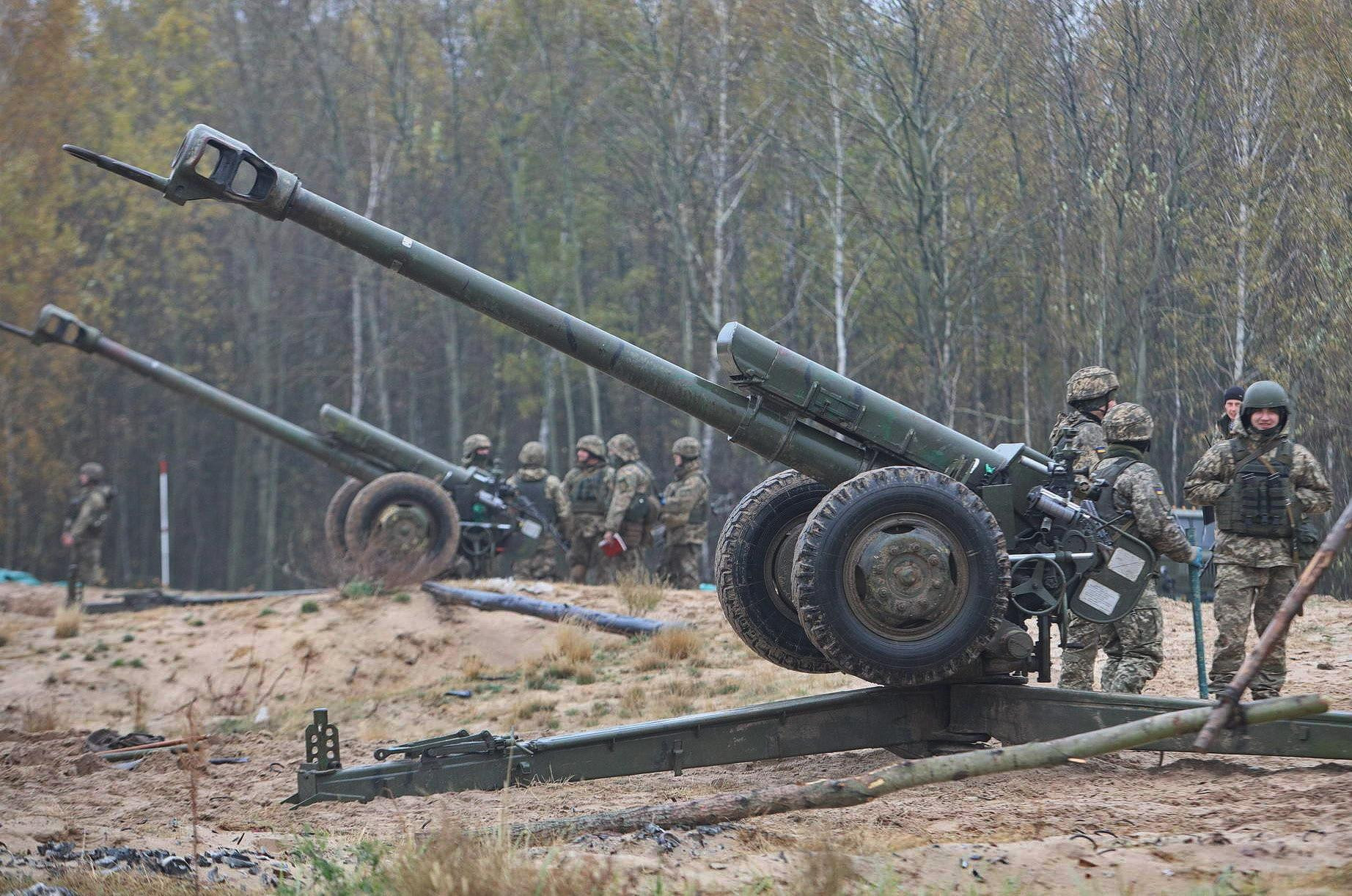 Phương Tây viện trợ ồ ạt, pháo binh Ukraine sẽ vực dậy giữa cơn khủng hoảng? - 3