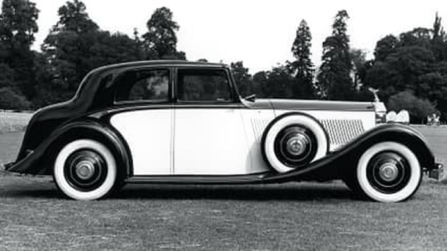Rolls-Royce Phantom: Bật mí bí ẩn biểu tượng hoàng gia Anh - 2
