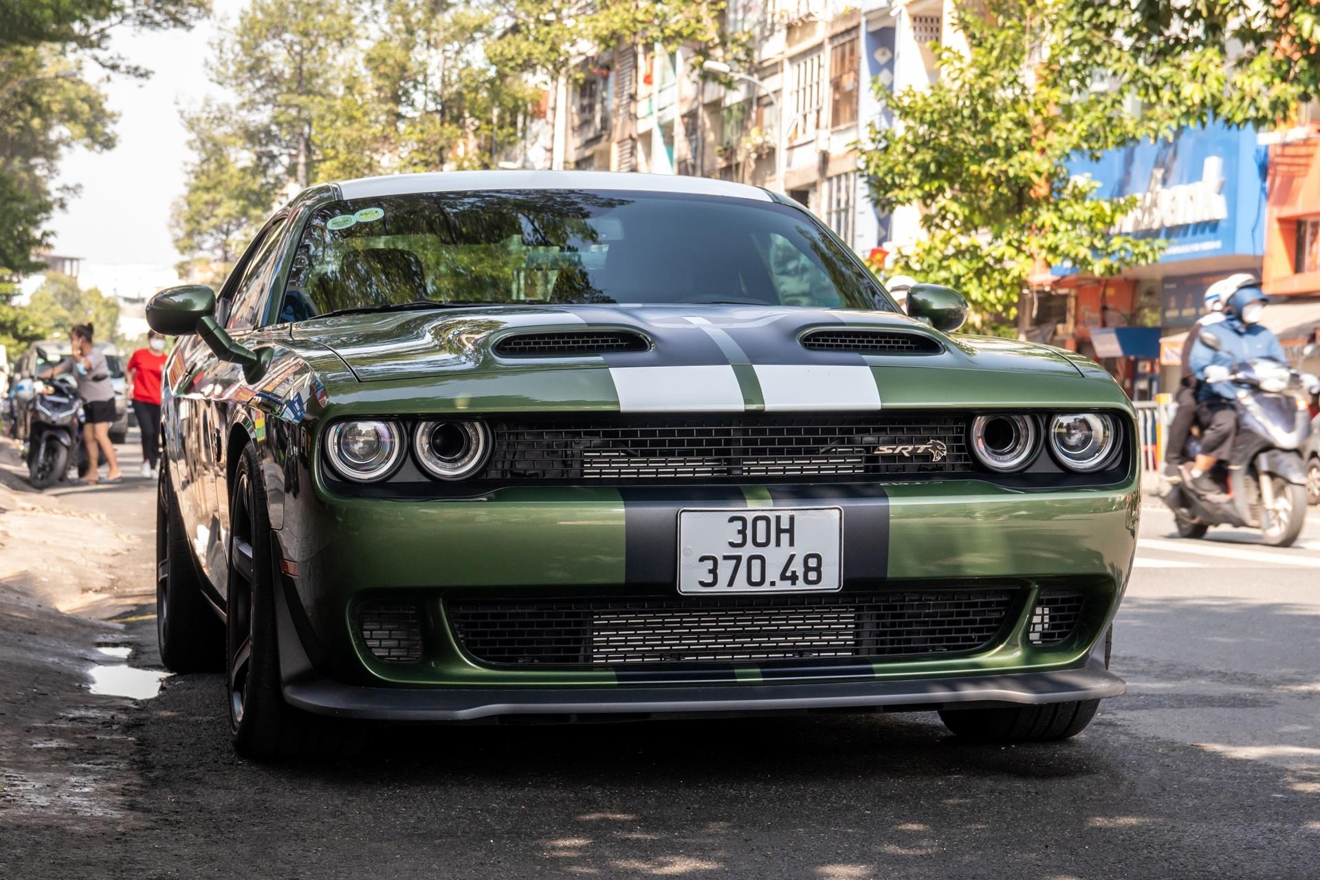 Cận cảnh hàng hiếm Dodge Challenger SRT Hellcat Redeye tại Việt Nam - 11