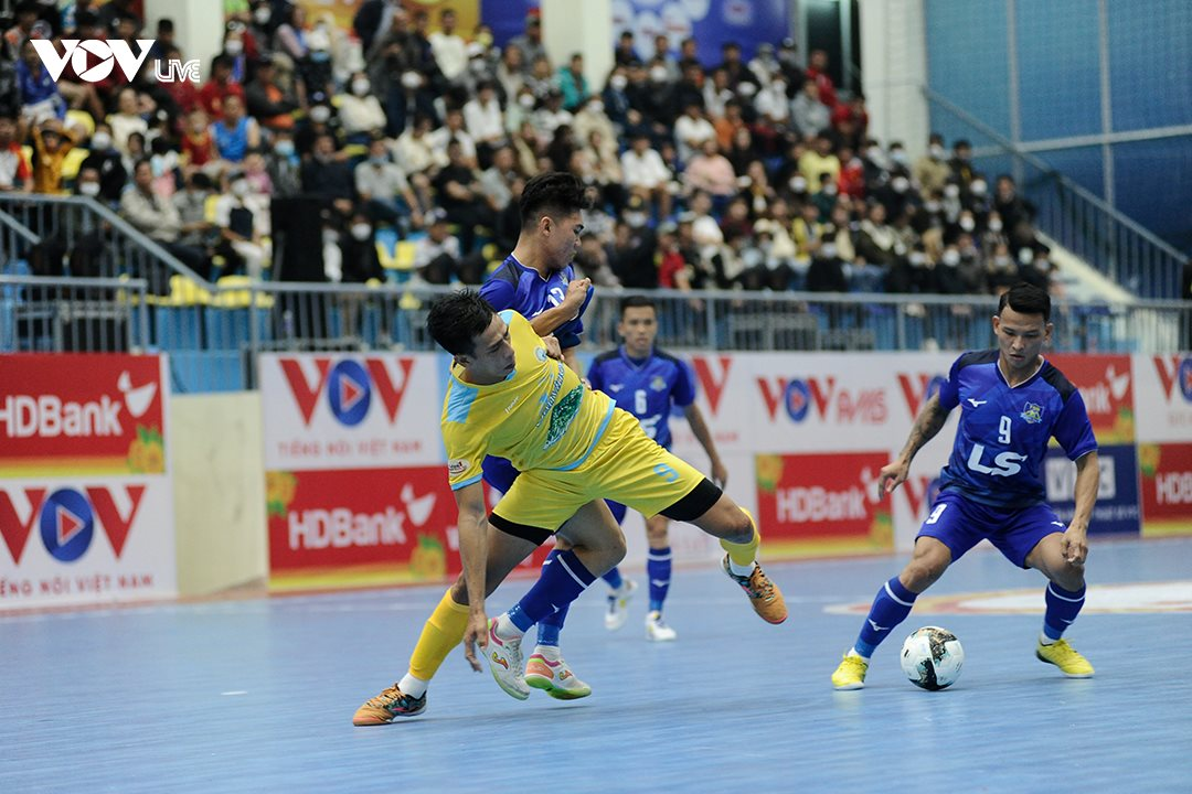 vovlive_futsal_tran2_anh3.png