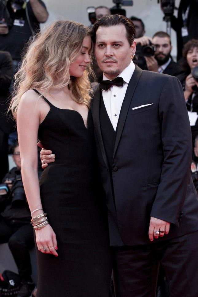 Bất chấp chuyện kiện tụng, Amber Heard thừa nhận vẫn yêu Johnny Depp - 2
