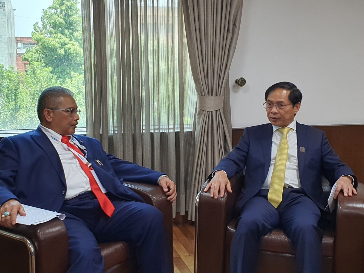 bộ trưởng ngoại giao bùi thanh sơn tiếp ngoại trưởng indonesia và brunei hình ảnh 2 bo truong ngoai giao bui thanh son tiep ngoai truong indonesia va brunei hinh anh 2