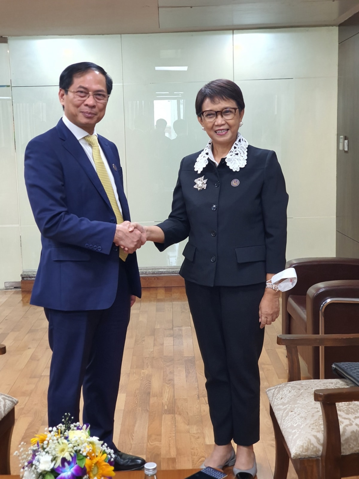 bộ trưởng ngoại giao bùi thanh sơn tiếp ngoại trưởng indonesia và brunei hình ảnh 1 bo truong ngoai giao bui thanh son tiep ngoai truong indonesia va brunei hinh anh 1