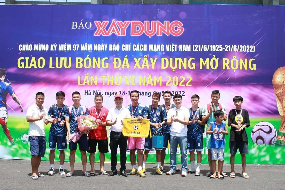 Đội UBND huyện Thanh Trì vô địch giải bóng đá Xây dựng mở rộng lần thứ VI - 9