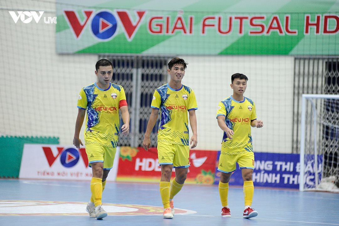 vovlive_futsal_1.png