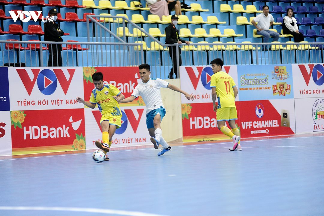 vovlive_futsal_4.png