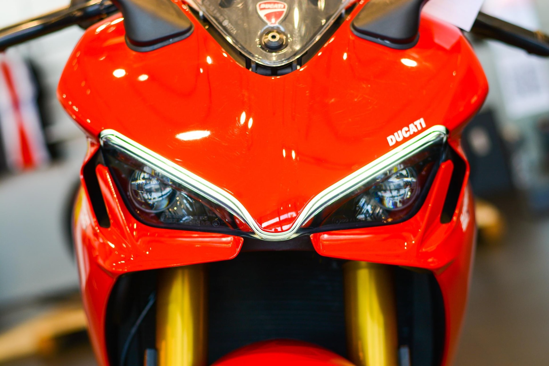 Ducati SuperSport 950 có giá từ 579 triệu đồng tại Việt Nam - 3