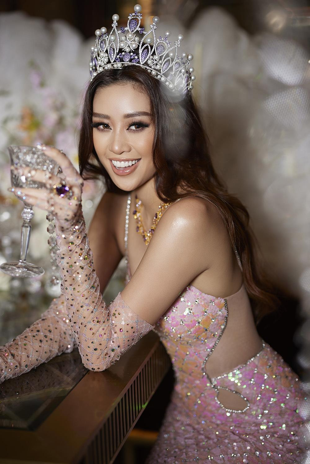 Hoa hậu Khánh Vân lộng lẫy trong bộ ảnh khép lại 2 năm nhiệm kỳ  - 6