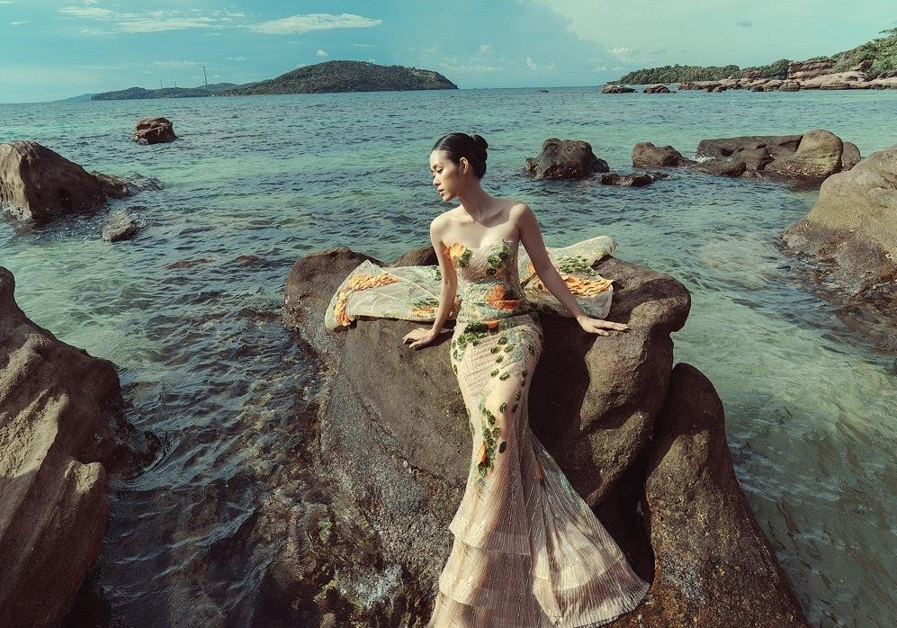 Diệp Bảo Ngọc diện váy cưới lộng lẫy giữa biển trời Phú Quốc - 4