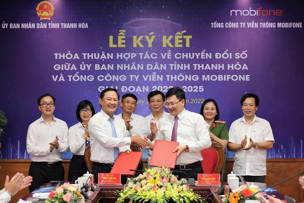 MobiFone ký thỏa thuận hợp tác chuyển đổi số với UBND tỉnh Thanh Hóa - 2
