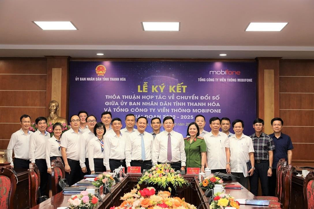 MobiFone ký thỏa thuận hợp tác chuyển đổi số với UBND tỉnh Thanh Hóa - 3