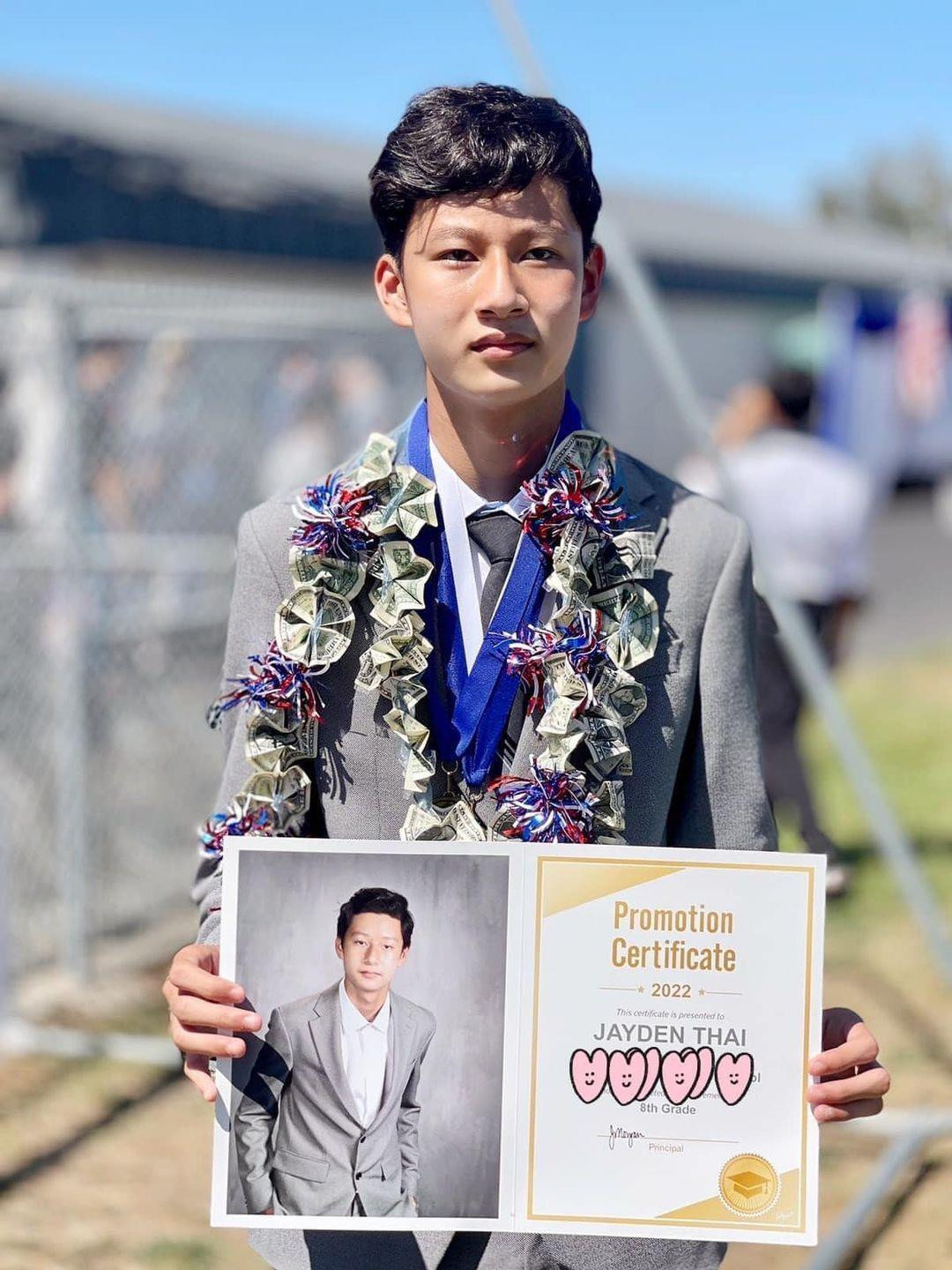 Quang Dũng tự hào khi con trai là thủ khoa trường trung học  - 1