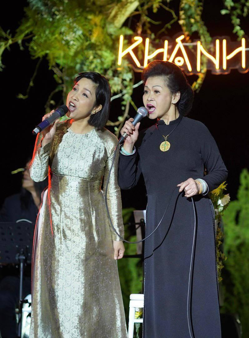 Diva Mỹ Linh: 'Tôi hát với Khánh Ly như con hát với mẹ'  - 1