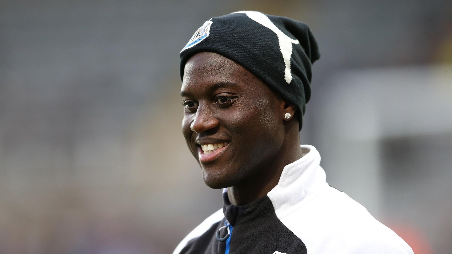'Soi giò' Henri Saivet – đối thủ cạnh tranh với Quang Hải ở Pau FC - 1