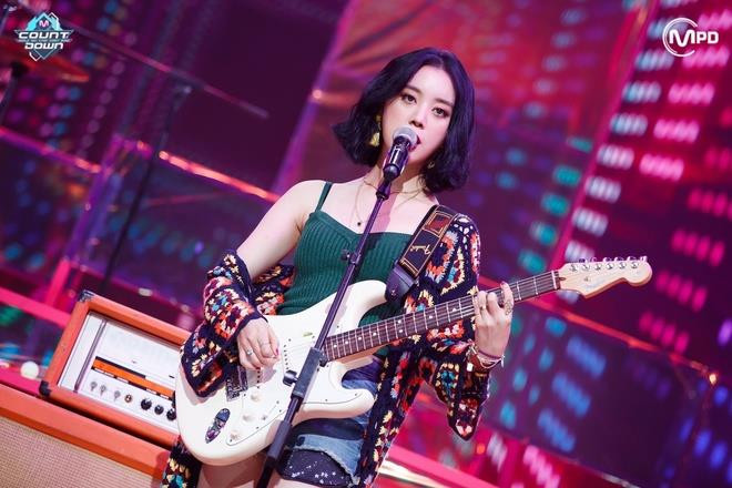 Nỗi cơ cực của ca sĩ Hàn Quốc: Không được biểu diễn vì thừa cân - 1