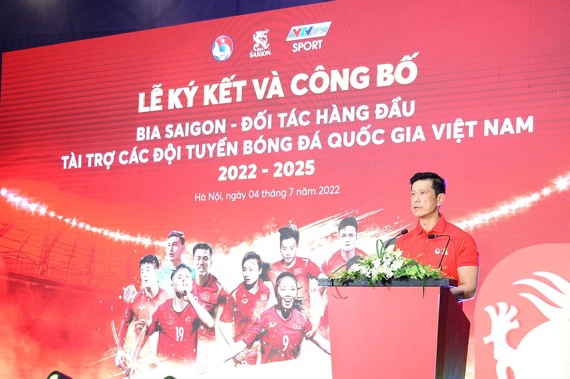 Các đội tuyển bóng đá Việt Nam nhận thêm tài trợ lớn - 2